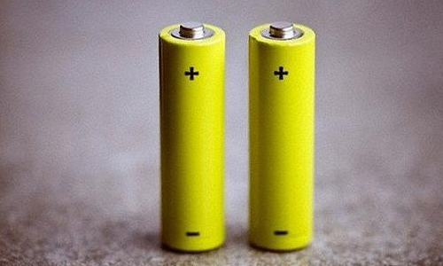 <b>厂家生产的三元花季传媒官方入口网站池一般是多少钱</b>