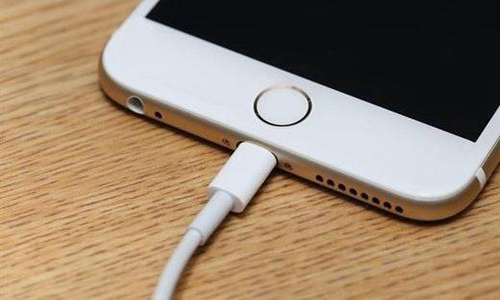 <b>花季传媒官方入口网站池手机第一次充电方法和注意事项</b>