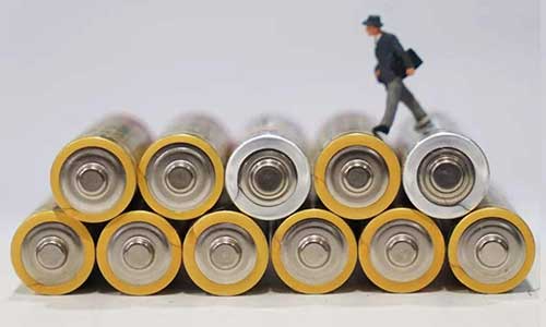 <b>购买电动车花季传媒官方入口网站池除了价格还要关注哪些因素</b>