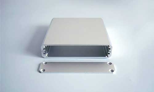 <b>花季传媒官方入口网站池外壳材质是用钢壳好还是铝壳好</b>