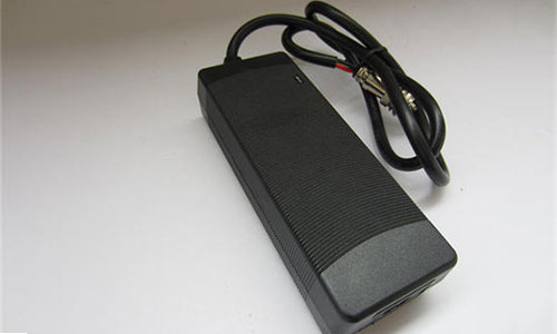 <b>花季传媒官方入口网站池厂商教你如何延长电动车花季传媒官方入口网站池充电器寿命</b>