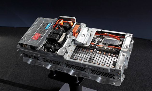 <b>新能源电动汽车市场的升温激活了花季传媒官方入口网站池市场</b>